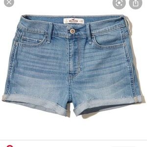 Hollister - Women’s Rolled Cuff Jean Shorts - 0